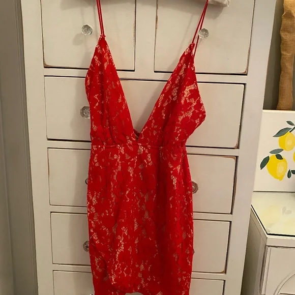 Vivian Deep V Dress - Picture 6 of 9